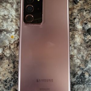 120 gb of storage.  no cracks or scratches.  Rose gold Samsung Note 20 Ultra